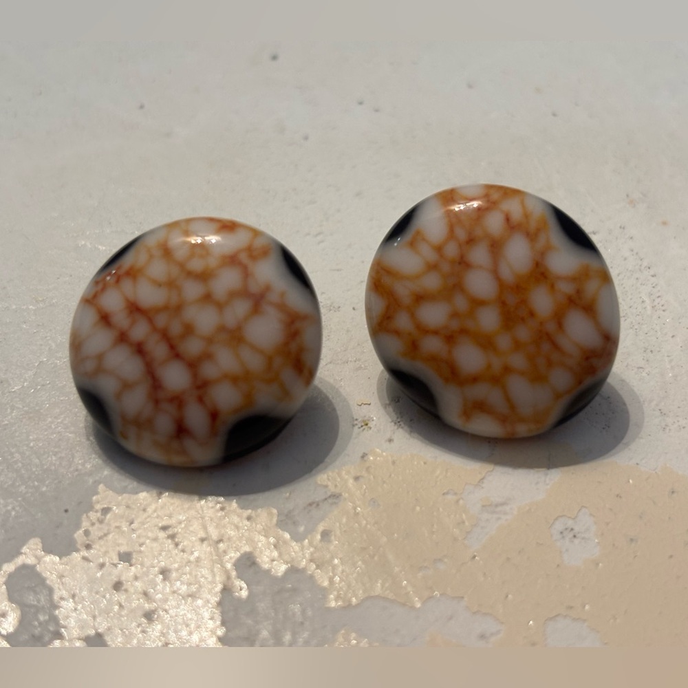 Vintage Lucite Plastic Marbled Swirl Round Button Pierced Earrings